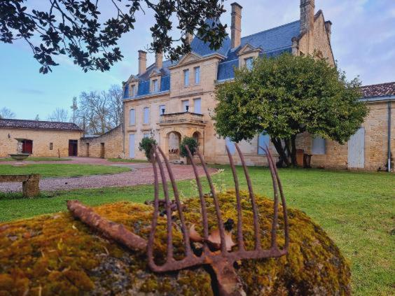 Château Julie Virsac Exterior foto